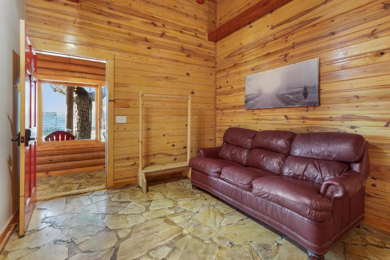 Wimberley Log Cabins Resort And Suites- Unit 2 エクステリア 写真